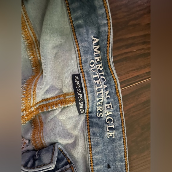 American eagle ripped jeans - Picture 2 of 3